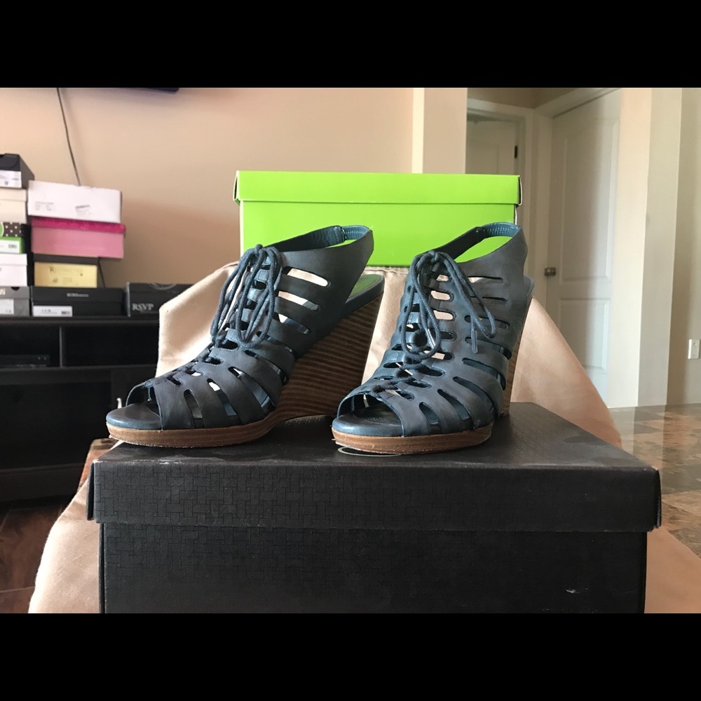 Cole Haan - Picture 2 of 5